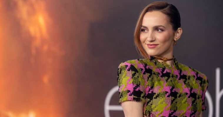 Maude Apatow se reúne con ella "Euforia" El elenco con un vestido corsé de Versace