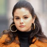 Selena Gomez adopta el look Bottleneck-Bangs en nueva foto