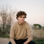 Vance Joy interpreta a Matchmaker en el video del nuevo sencillo 'Clarity'