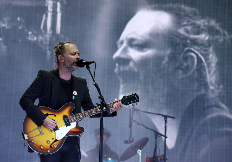 Vea a Thom Yorke romper las rarezas de Radiohead en un concierto acústico en solitario