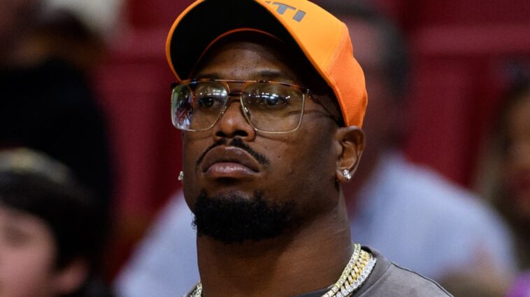 Von Miller demandada por supuestamente enviar fotos sexualmente explícitas de mujeres a dos celebridades