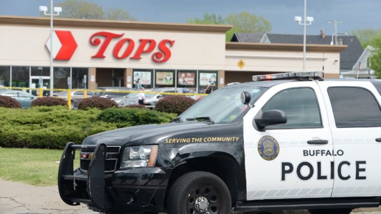 10 muertos en tiroteo masivo en Buffalo Supermarket, sospechoso procesado