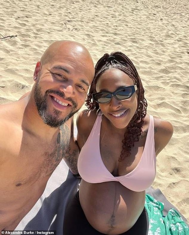 Resplandeciente: la embarazada Alexandra Burke, de 33 años, usó un bikini para una serie de instantáneas en la playa con su novio Darren Randolph en Instagram el domingo.