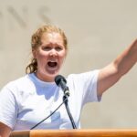 Amy Schumer, Tracee Ellis Ross y más celebridades reaccionan al voto de la Corte Suprema para anular Roe v. Wade