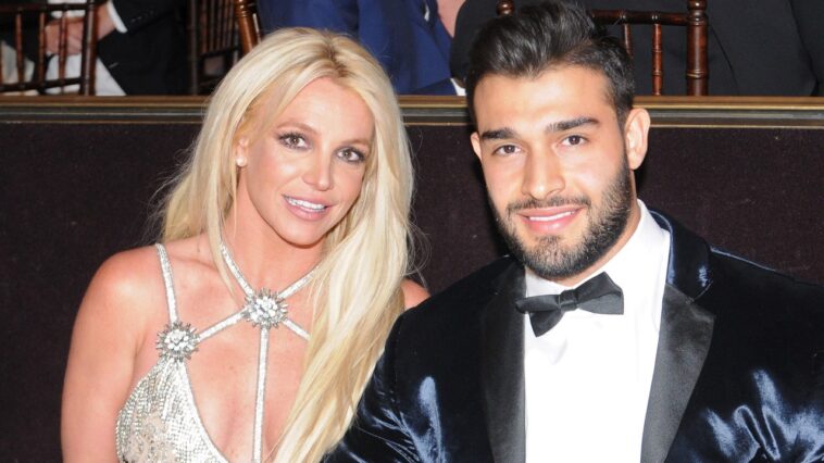 Britney Spears y Sam Asghari acaban de compartir algunos consejos de boda