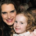 Brooke Shields acaba de hacer una rara aparición en la alfombra roja con su hija de 18 años