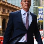 Vendido: Craig McLachlan ha vendido su apartamento de Sydney después de abandonar su demanda por difamación de alto perfil.  (En la foto en la Corte Suprema de Sídney el 12 de mayo)