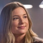 El EP 'The Resident' aborda el regreso 'poderoso' de Emily VanCamp