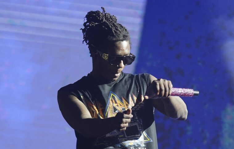 El abogado de Young Thug critica las condiciones de prisión "como una mazmorra" del rapero en una presentación de emergencia