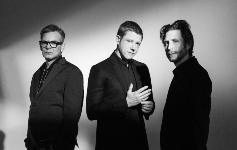 Escuche el nuevo tema pegadizo de Interpol 'Fables'