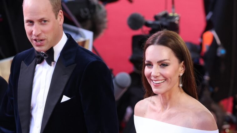 Kate Middleton deslumbrada con un vestido con hombros descubiertos en el estreno de Top Gun: Maverick en Londres