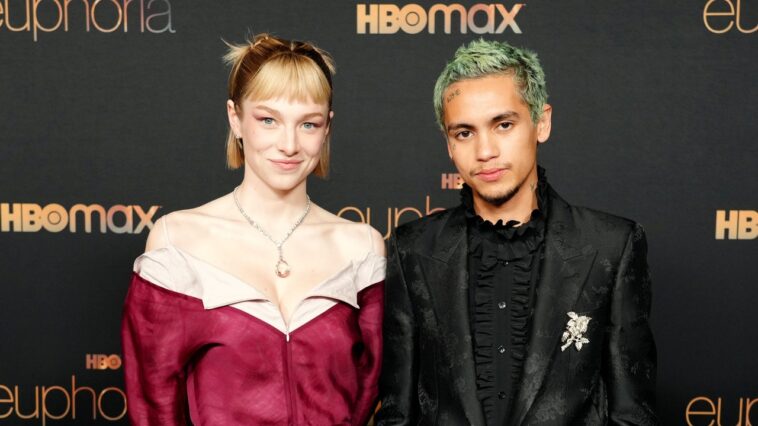 La estrella de Euphoria, Dominic Fike, habla sobre enamorarse de Hunter Schafer