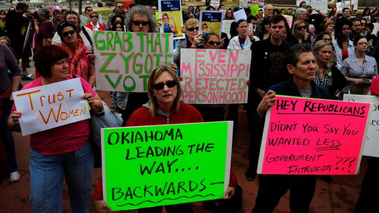 Los detalles de la prohibición del aborto en Oklahoma son aterradores