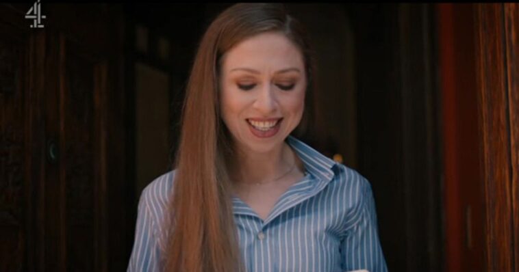 Los fanáticos de Derry Girls están 'alucinados' cuando Chelsea Clinton hace un cameo en el episodio final