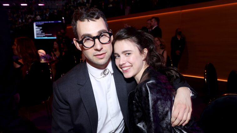 Margaret Qualley y Jack Antonoff están comprometidos (Informe)