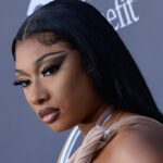 Megan Thee Stallion usó un minivestido futurista para los Billboard Music Awards