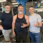 Luciendo bien: Mel Gibson mostró su físico y bíceps abultados mientras se ejercitaba en un gimnasio escocés antes de su gran aparición en un evento en vivo en la ciudad de Glasgow.