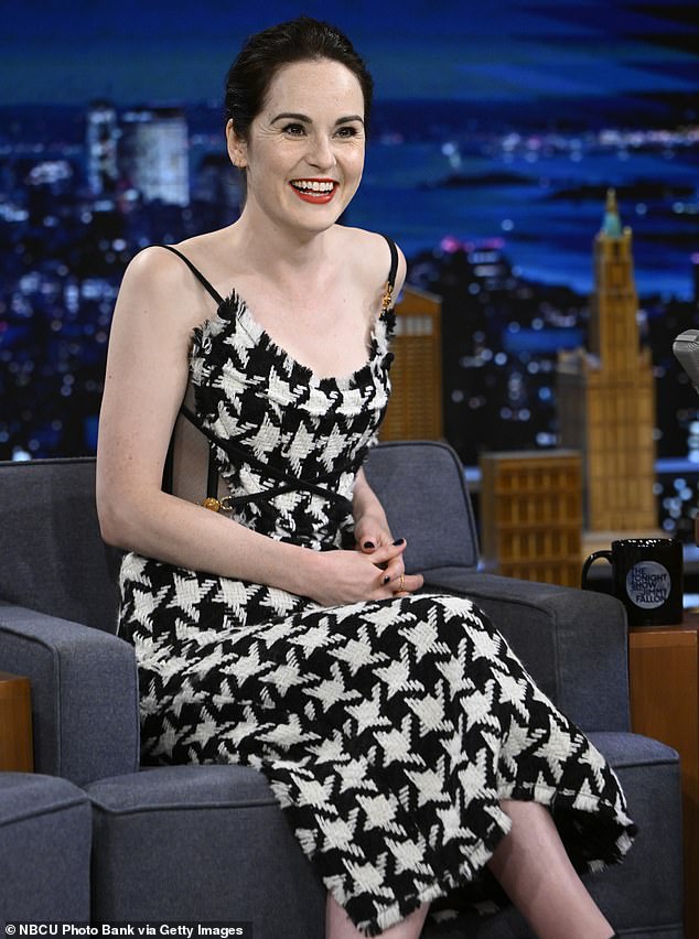 Cuenta secreta: Michelle Dockery admitió que mantiene una cuenta secreta en las redes sociales para su perro en el episodio del lunes de The Tonight Show Starring Jimmy Fallon en NBC