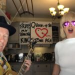 Mira a Toyah Willcox y Robert Fripp versionar 'No One Knows' de Queens Of The Stone Age