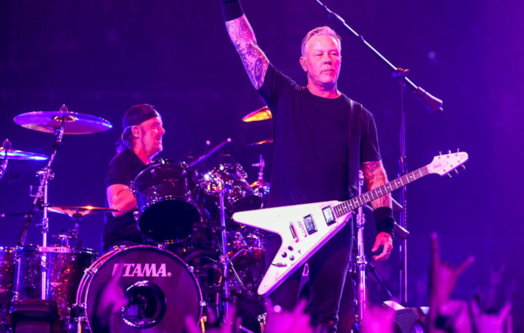Mujer da a luz durante un show de Metallica mientras la banda toca 'Enter Sandman'