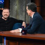 'La gente inteligente no se ofende': Ricky Gervais reveló que bromea sobre el SIDA, el cáncer y Hitler en su especial de Netflix SuperNature cuando apareció en The Late Show el martes