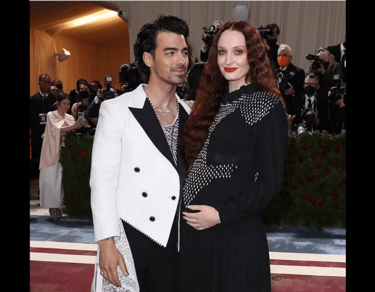 Sophie Turner wants to return to her native England with her husband Joe Jonas &apos;for the sake of her mental health&apos;