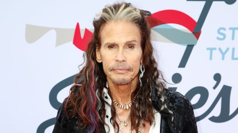 Steven Tyler de Aerosmith ingresa al programa de tratamiento después de una reciente recaída