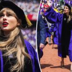 Taylor Swift luce su primera toga y birrete en la graduación de la Universidad de Nueva York