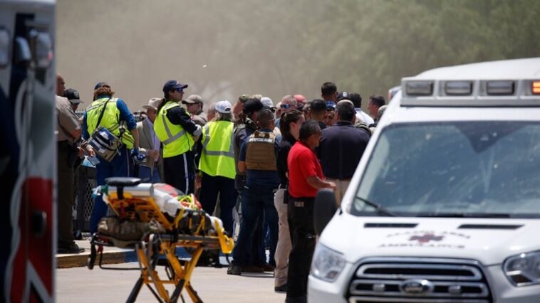 Tiroteo en escuela de Texas mata a 19 niños y 2 adultos