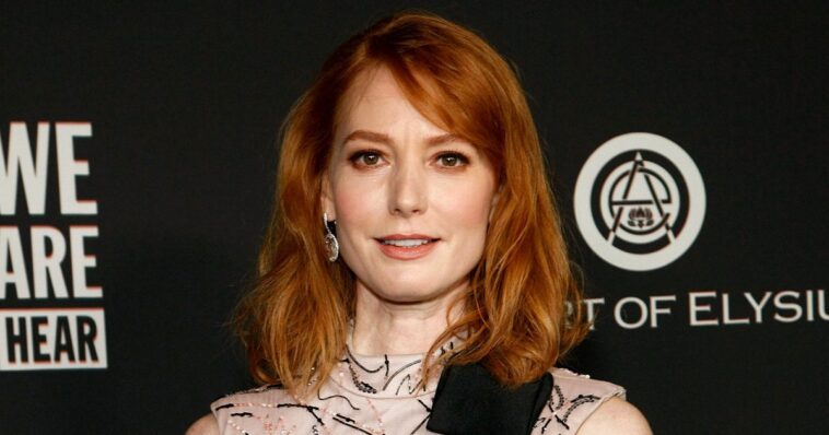 Alicia Witt de Hallmark luchó contra el cáncer de mama después de la muerte súbita de sus padres