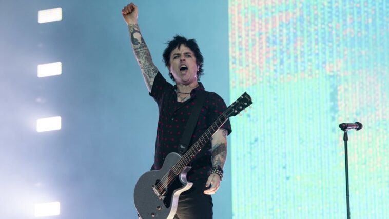 Billie Joe Armstrong de Green Day declara que está "renunciando" a la ciudadanía estadounidense por el fallo Roe V Wade