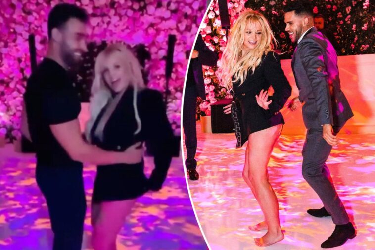 Britney Spears baila en 'tanga de diamantes' durante boda