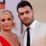 Britney Spears firma contrato de matrimonio con Sam Asghari