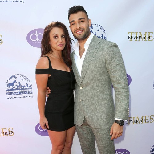 Britney Spears y Sam Asghari se mudan a un nuevo hogar