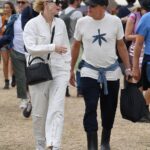 Festi-chic: Cate Blanchett, de 53 años, se puso un mono color crema mientras ella y Woody Harrelson, de 60, lideraban a las estrellas en el último día del Festival de Glastonbury el domingo.