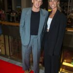 Loved up: Cody Simpson izquierda) y su nueva novia Emma McKeon (derecha) han hecho público su romance.  La pareja hizo su debut en la alfombra roja en el estreno de la alfombra roja de la película biográfica de Elvis de Baz Luhrmann en Event Cinemas Pacific Fair en Queensland el viernes por la noche.