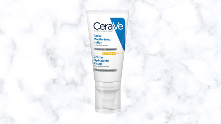 Como editora de belleza, uso la loción hidratante facial CeraVe SPF50+ todos los días en verano (y solo cuesta £ 15)