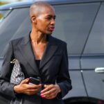 Cómo vestirse respetuosamente para un funeral, según psicólogos de la moda