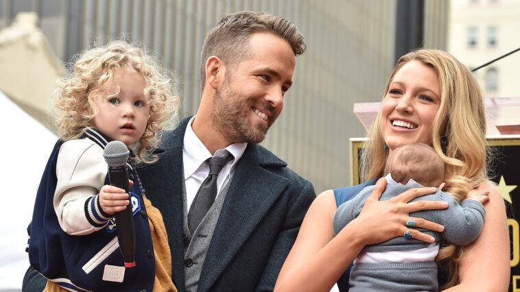 El consejo de Ryan Reynolds para sus hijas y Blake Lively es realmente bueno, en realidad