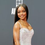 El labio de supermodelo de los años 90 de Marsai Martin es belleza Y2K en su máxima expresión