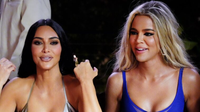 El vestido de látex nude de Khloé Kardashian es muy similar a un look de Kim Kardashian de 2015