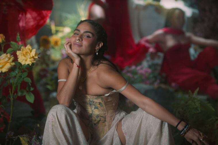 Jessie Reyez llama a un 'fraude' en nuevo video