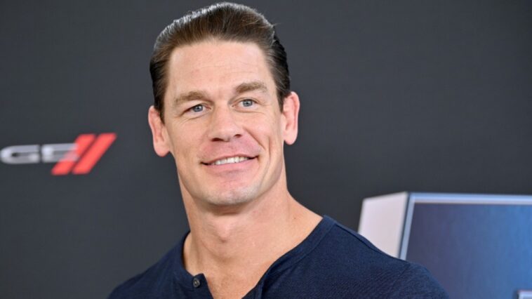 John Cena se encuentra con un superfan adolescente con síndrome de Down que huyó de Ucrania