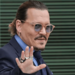 Johnny Depp advierte a su ejército de fans: 'Cuentas falsas se hacen pasar por mí'