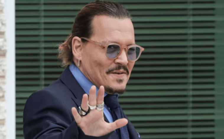 Johnny Depp advierte a su ejército de fans: 'Cuentas falsas se hacen pasar por mí'