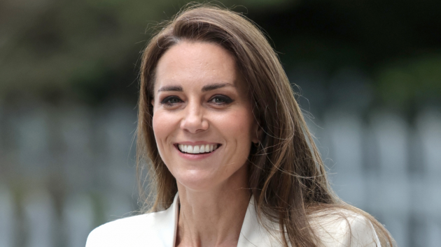 Kate Middleton acaba de salir con el blazer de los sueños