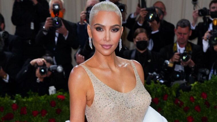 Kim Kardashian se dirige a las críticas por la pérdida de peso de la Met Gala: "No hice nada poco saludable"