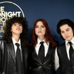 'Kind Of Girl' de Muna trae amor propio y aceptación al Tonight Show