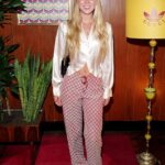 ¡Luciendo adorable!  Lila Moss, de 19 años, estuvo entre algunos de los mejores asistentes al lanzamiento de la colección adidas x Gucci en el Peckham Liberal Club de Londres el miércoles.