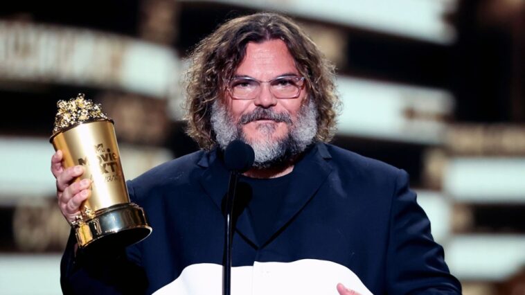 MTV Movie & TV Awards: Jack Black da un salto mortal en el escenario mientras recibe el premio Comedia Genius